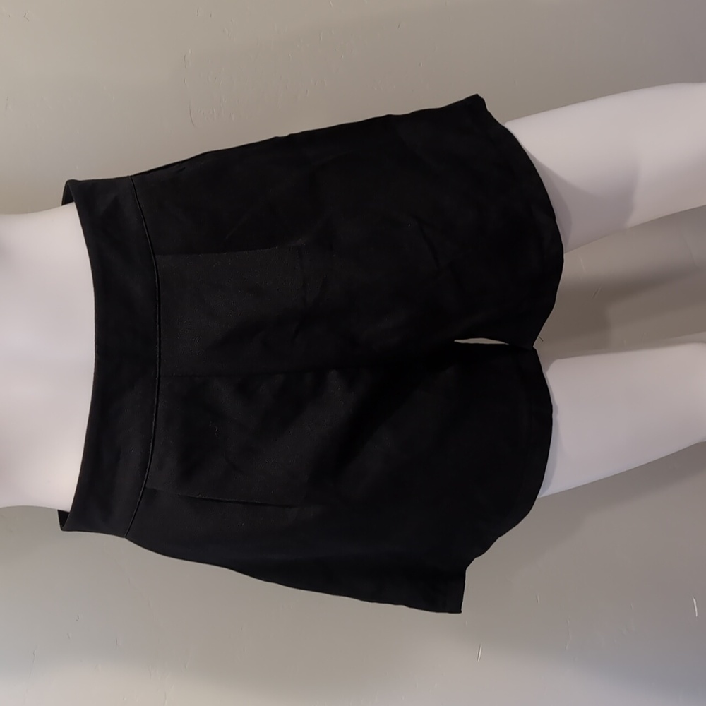 SHEIN Black High Waisted Pleated Front Zip Back Shorts With Pockets Size Small
